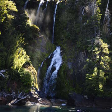 Cascada Brazo Triteza